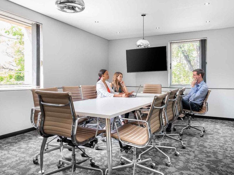 24/7 access to designer office space for 4 persons in Spaces Rivonia. - Photo 6