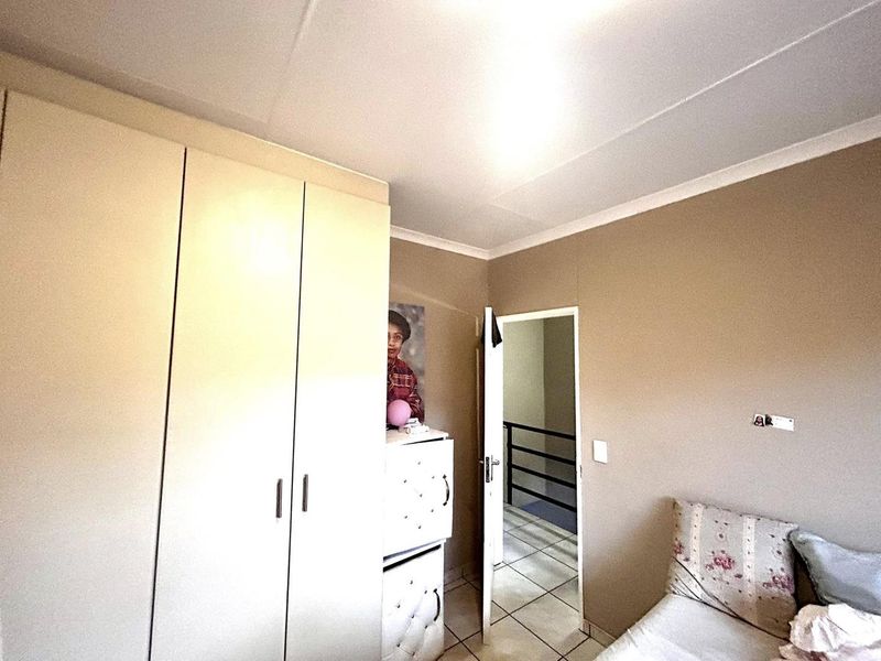 2 Bedroom Townhouse For Sale in Rocky Crest - Photo 7