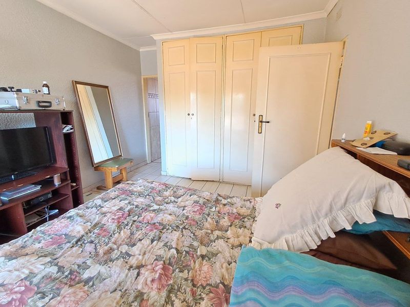 3 Bedroom Duplex Unit in Brackenhurst - Photo 10