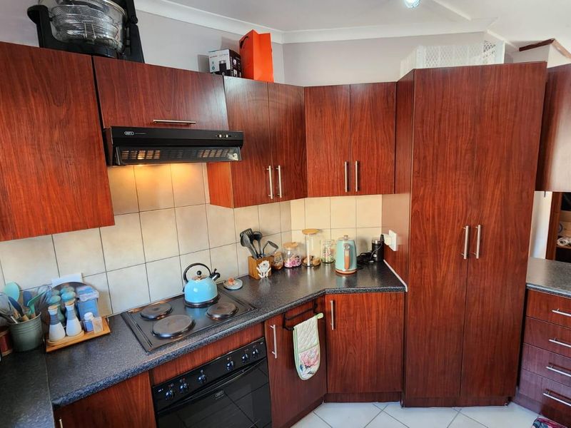 Safe, Stylish & Spacious 3-Bedroom Home available in Cashan! - Photo 5