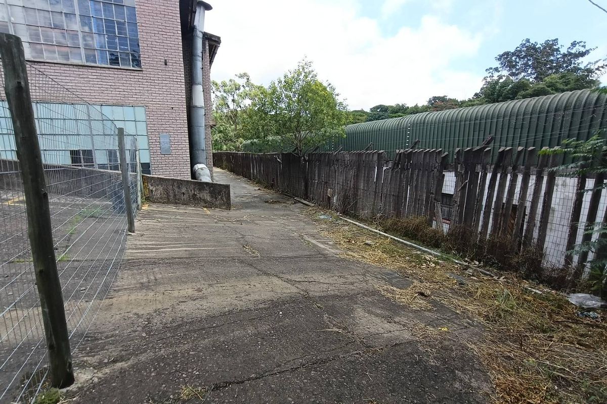 Warehouse | Stand alone |990m2 |  250 amps - Photo 2