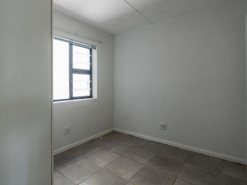 2 Bedroom Apartment - Photo 8