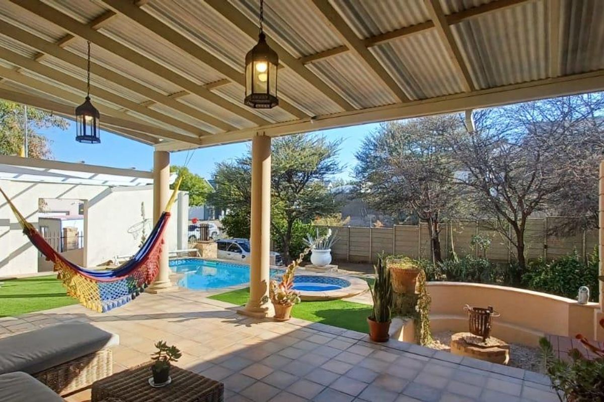 Suiderhof - Bordering Olympia - N$7 980 000 - Photo 3