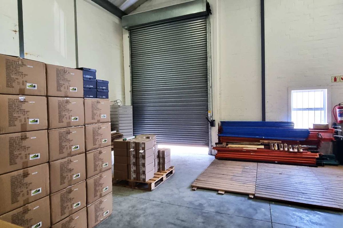 Double Volume Warehouse with Offices - Photo 5