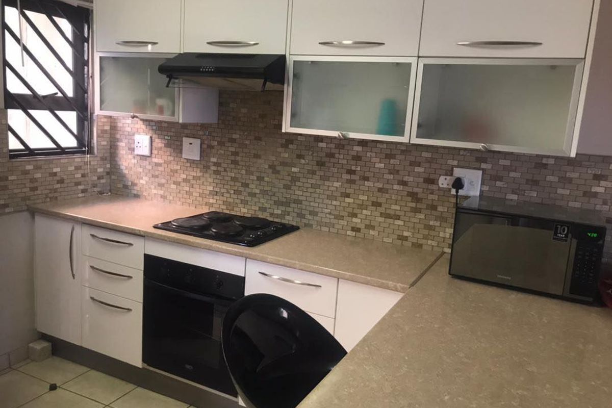 Modern Two bedroom town house for sale in Otjomuise 4 - Photo 4