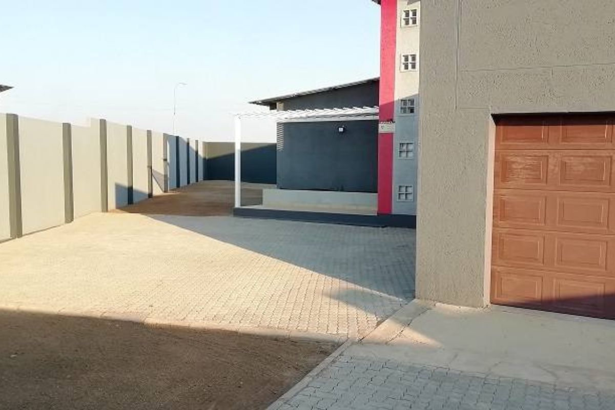 2 Bedroom House For Sale in Okahandja - Photo 2