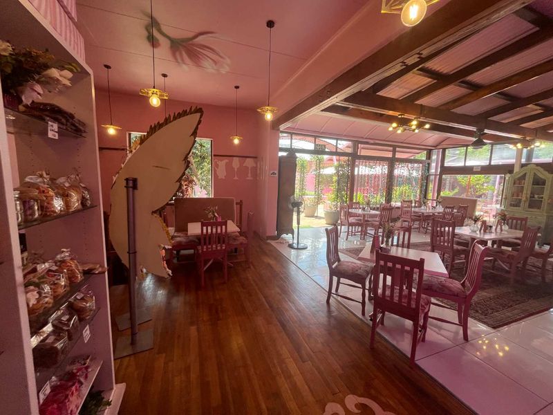 PRESTIGE COMMERCIAL INVESTMENT – FULLY TENANTED BY ACCLAIMED GARDEN CAFÉ & CULINARY EVENTS DESTINATION - Photo 4