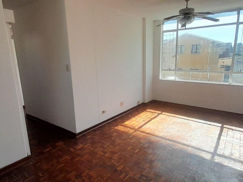 Invest in Bulwer: Cozy 2-Bedroom with Rental Income Potential - Photo 2