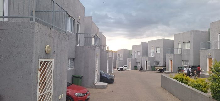 Property #2486396, Townhouse For Sale in Rocky Crest