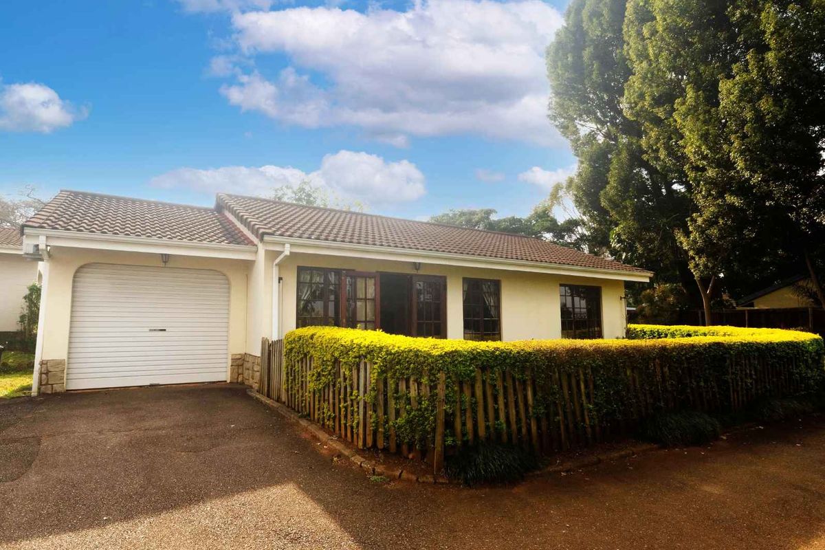 Beautiful 2 Bedroom Townhouse For Sale in Waterfall - Photo 2