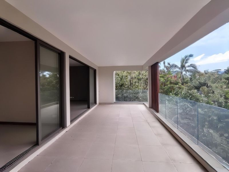 Elevate Your Lifestyle - Discover the First-Floor Penthouse at Le Savoy Residence - Photo 10