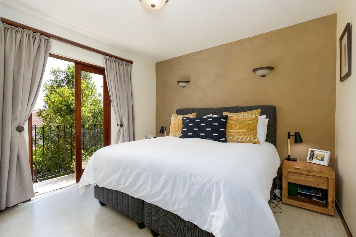 2 Bedroom Loft Apartment/Flat to Rent in Dainfern - Photo 5