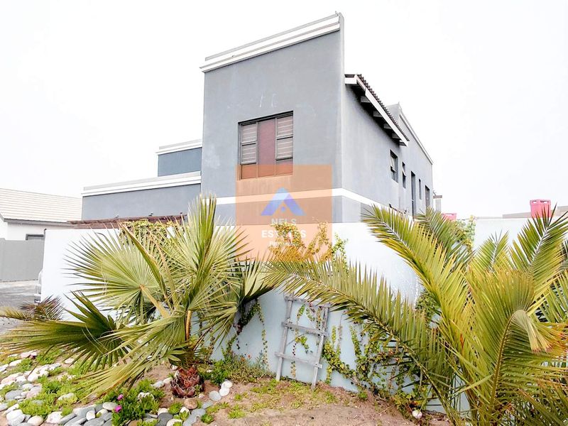House For Sale in Mile 4, Swakopmund - Photo 1