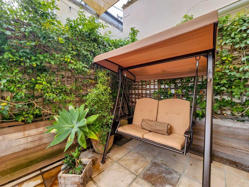 Upper Sea Point home on the border of Fresnaye - Photo 5