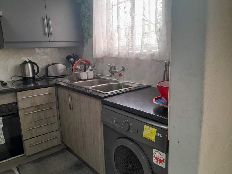 Full title 3 Bedroom Townhouse  in secure access controlled complex in nature estate - Photo 3