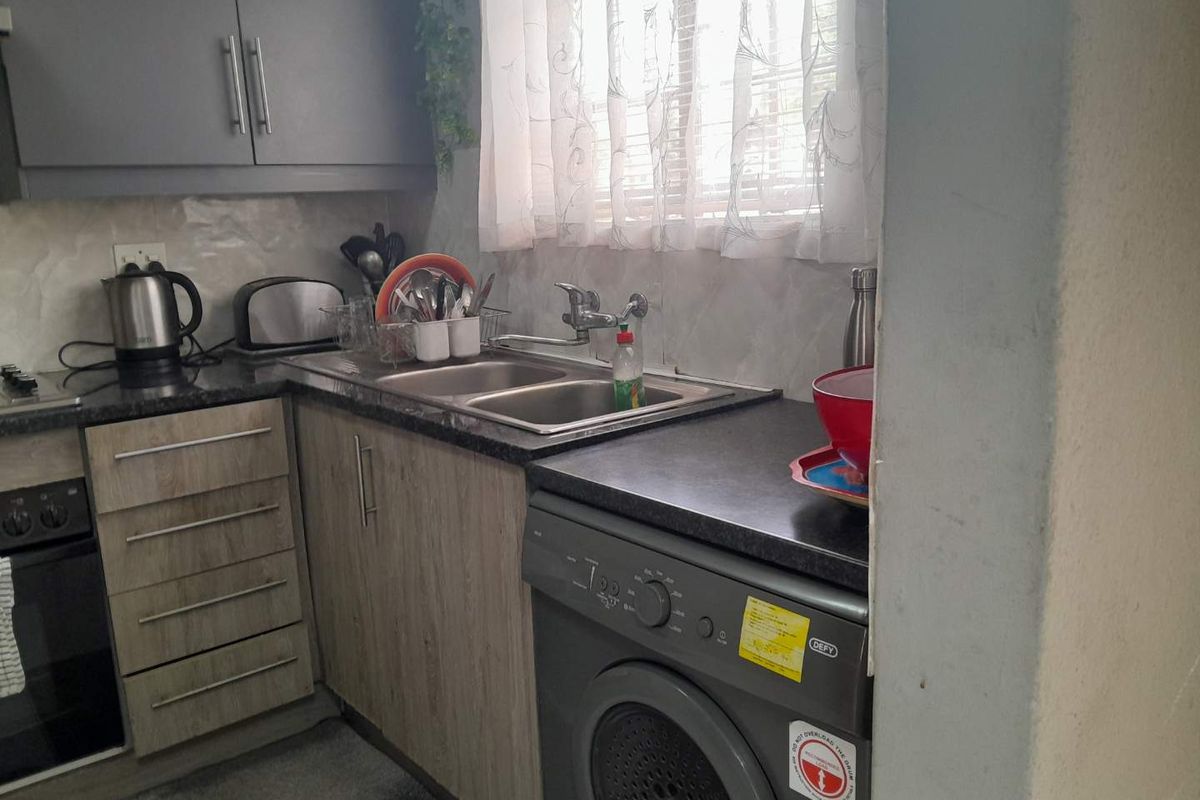 Full title 3 Bedroom Townhouse  in secure access controlled complex in nature estate - Photo 3