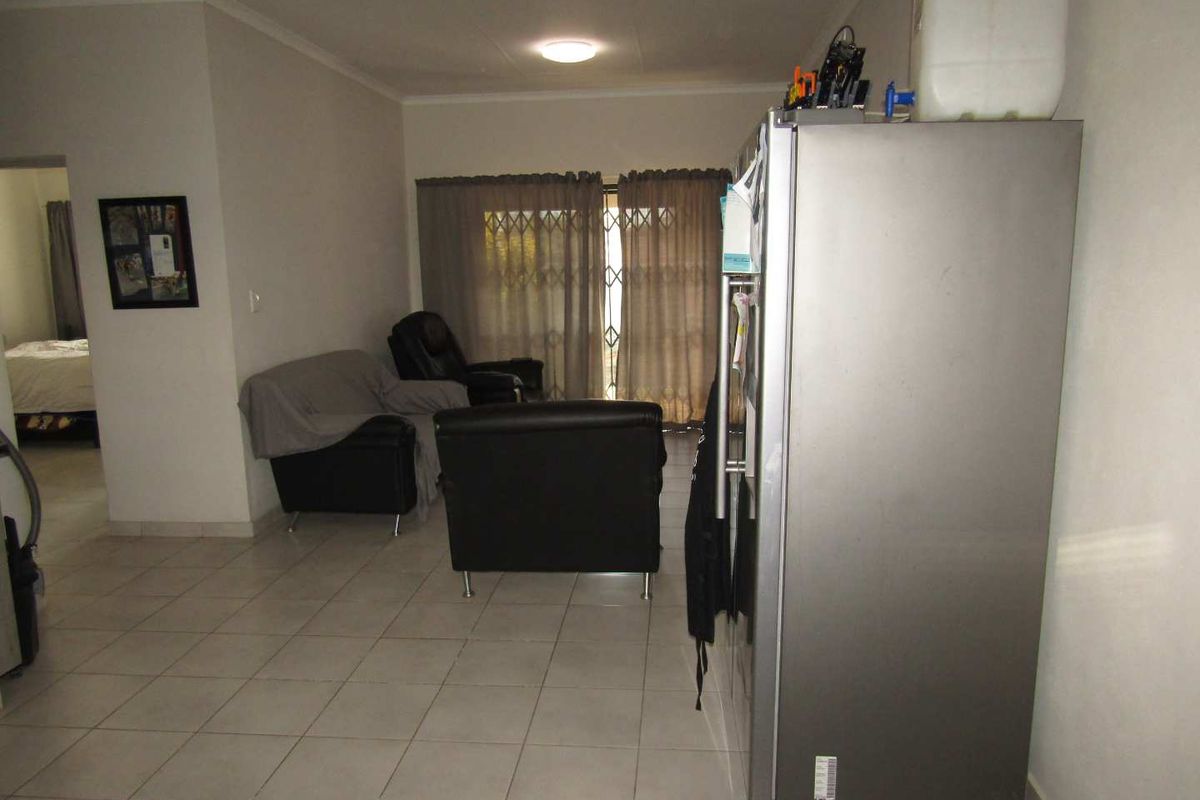 Lifestyle Living Lock Up And GO - Photo 5