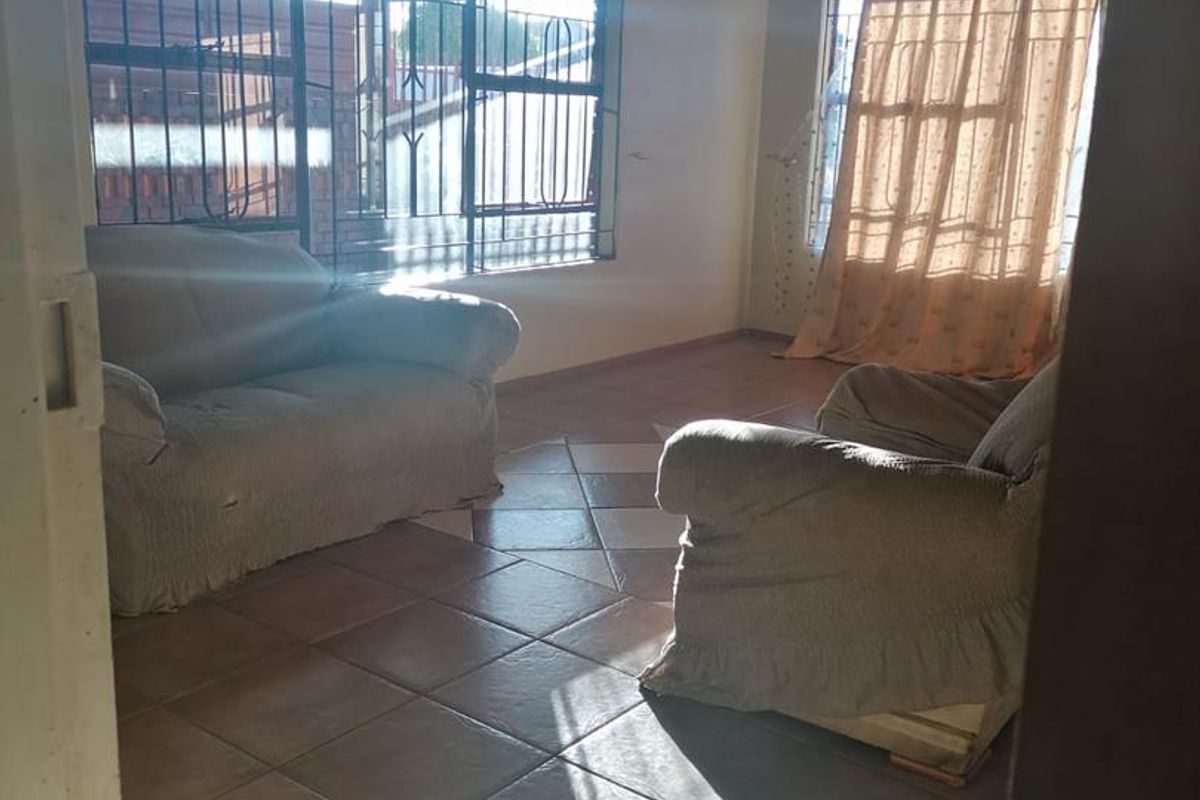 Family Home for Sale in Soshanguve Block L - Photo 3