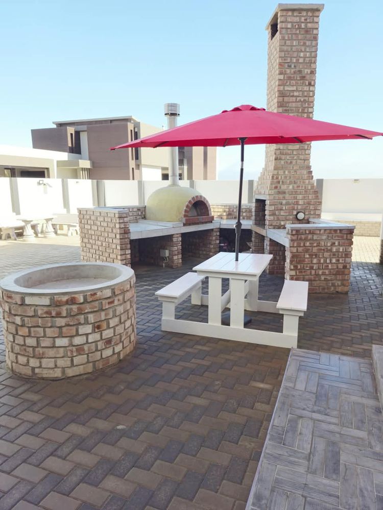 Outdoor entertainment area