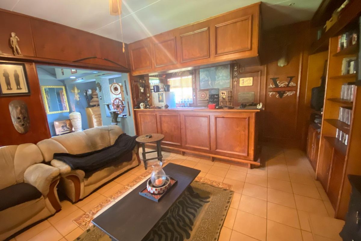 Family Home for Sale in Brackendowns - Photo 3