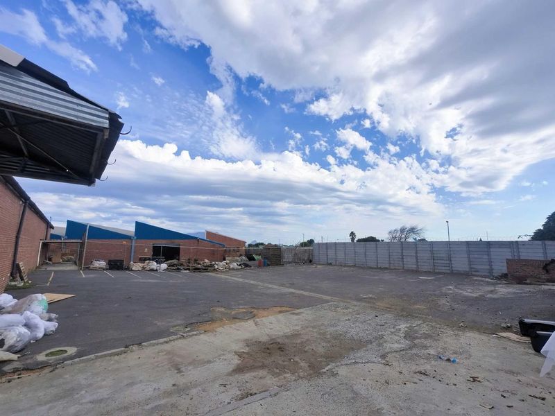 Prime Industrial Space in Parow Industria – 2,785sqm Warehouse & Offices - Photo 7