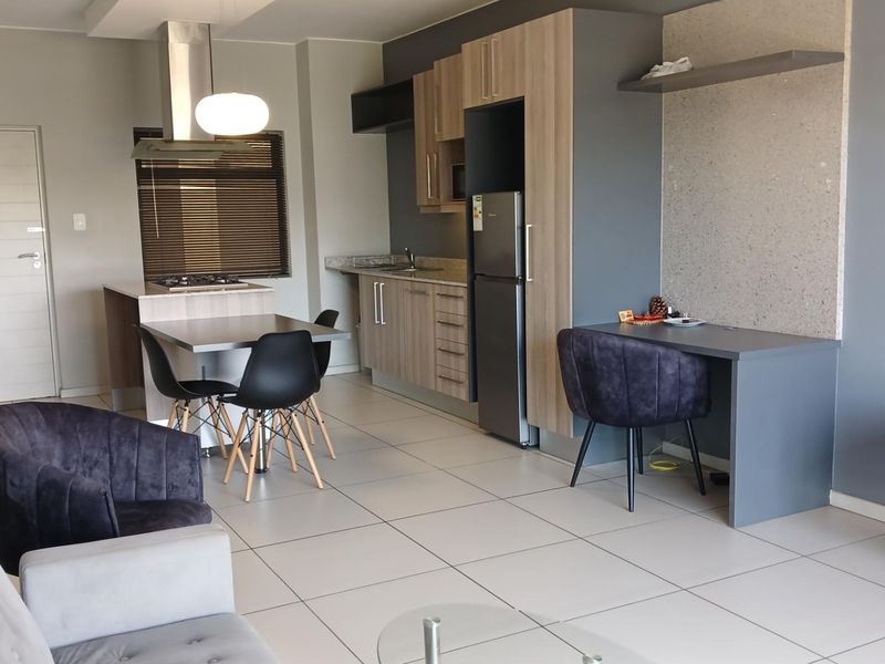 Modern and Stylish Apartment in Prime Location - Photo 9