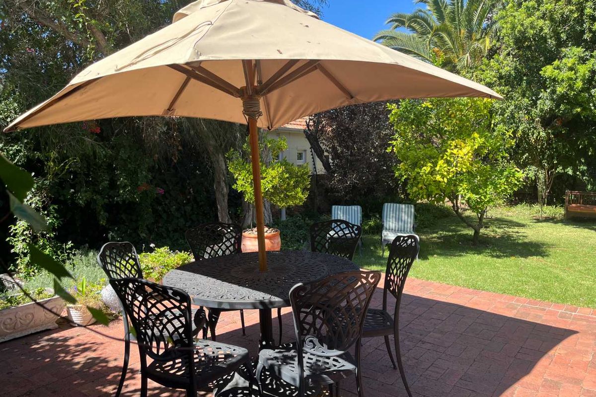 HIDDEN GEM IN THE HEART OF CLAREMONT - Photo 3