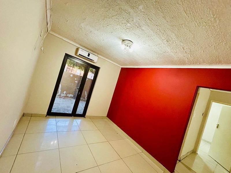 Beautiful  and secure Three bedroom standalone house to rent in Ongwediva - Photo 6