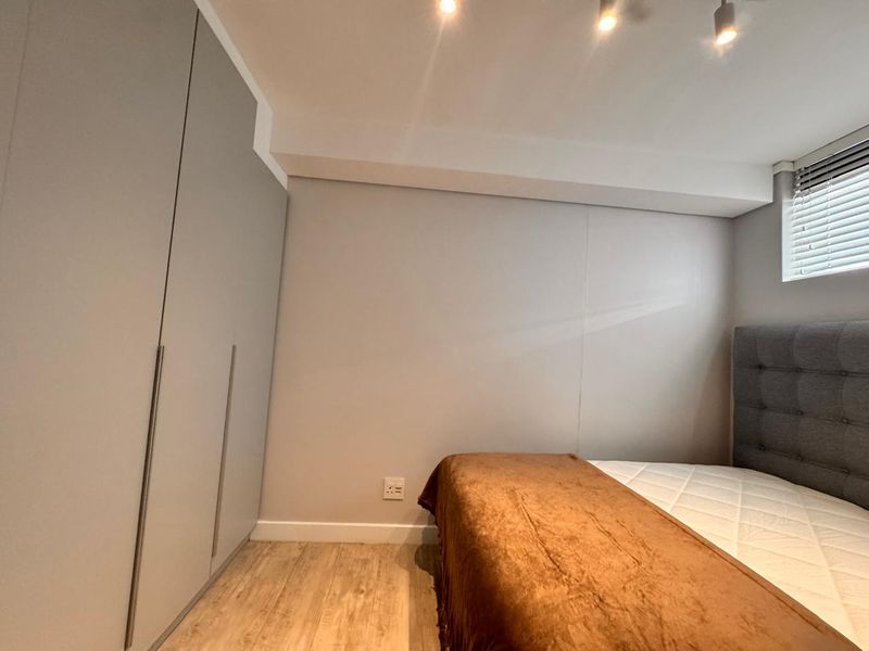 Modern one bedroom close to beach front - Photo 9