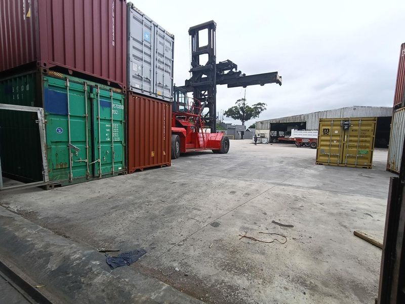 WAREHOUSE ON TRANSPORT ROUTE - Photo 8