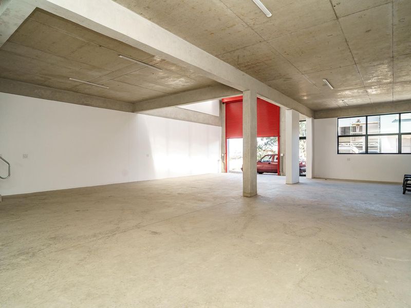 Own a new-build ±285 m2 mini-factory with on-grade roller access, 63A 3-phase, individual metering, 24/7 security and 3 on-site bays. Target occupation Oct 2025 - Photo 6