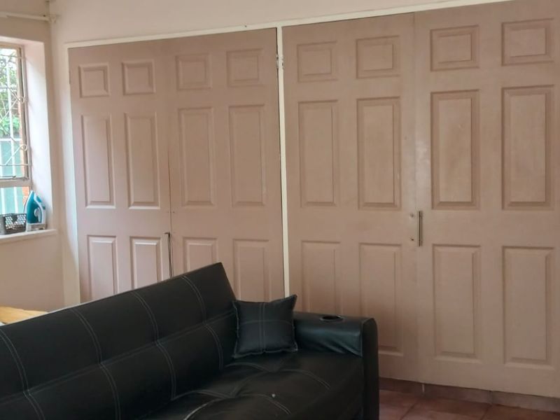 Space and Comfort 4 bedroom for sale with flatlet in Selcourt - Photo 8