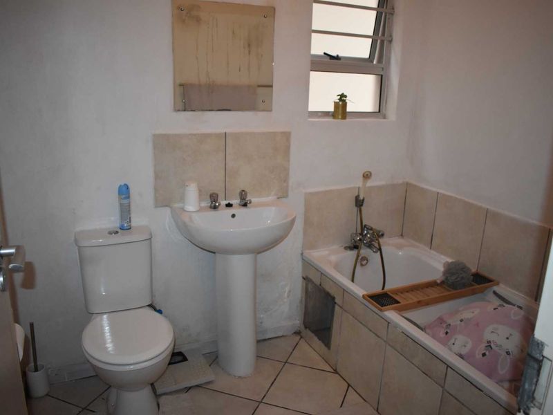 Well positioned apartment in sought after complex! - Photo 10