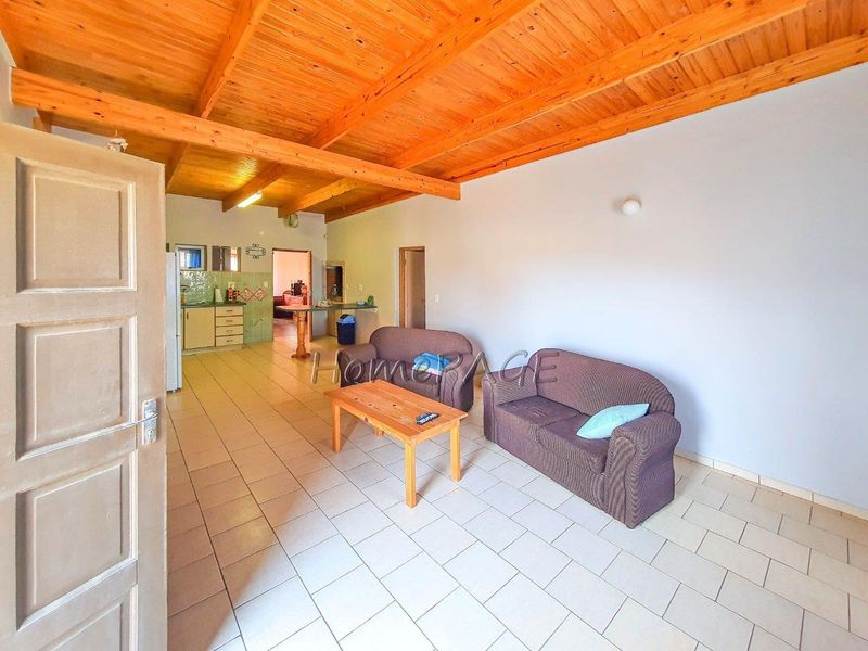 Ext 6, Henties Bay:  3 Bedr Home with 4 Car Garage is for Sale - Photo 5