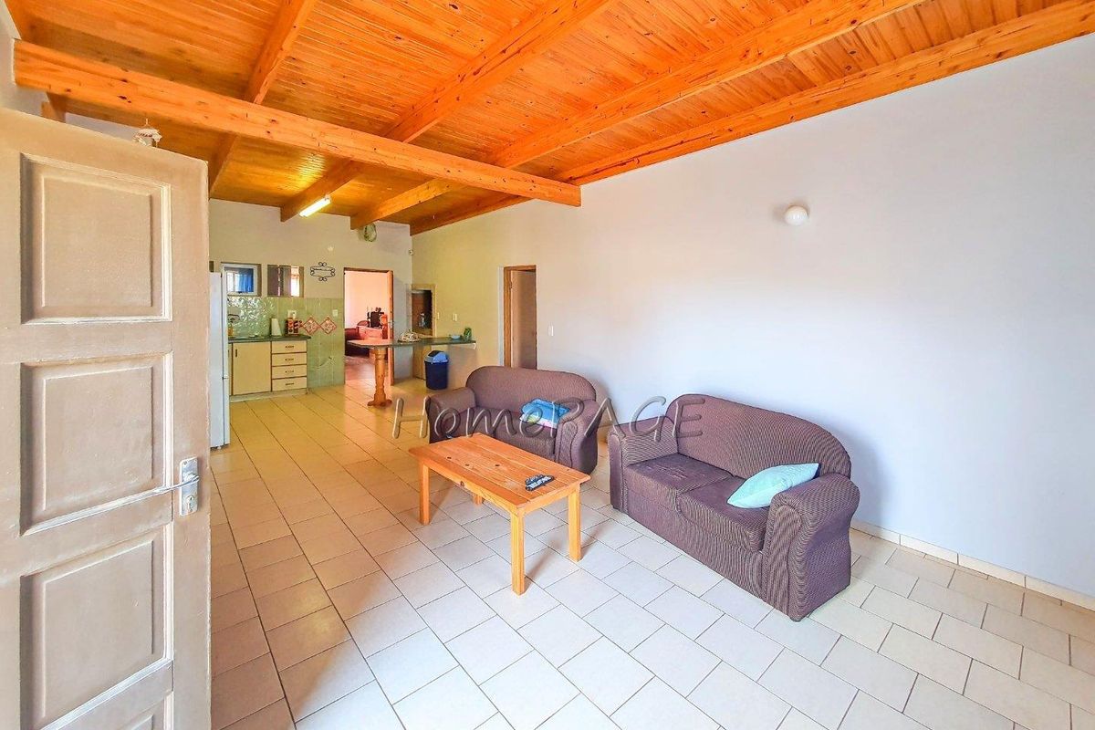 Ext 6, Henties Bay:  3 Bedr Home with 4 Car Garage is for Sale - Photo 5