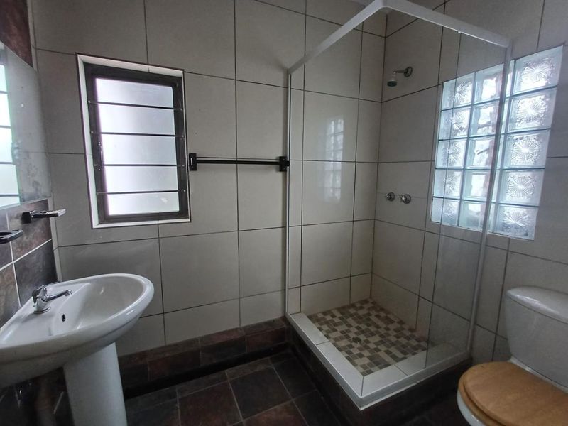 Modern Comfort Meets Everyday Luxury! - Photo 5