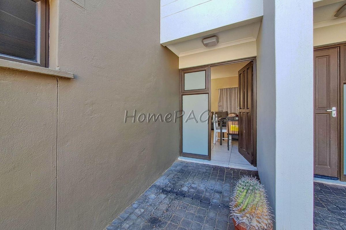Fairway Estates, Walvis Bay:  2 Bedr Double Storey Unit is for Sale - Photo 4