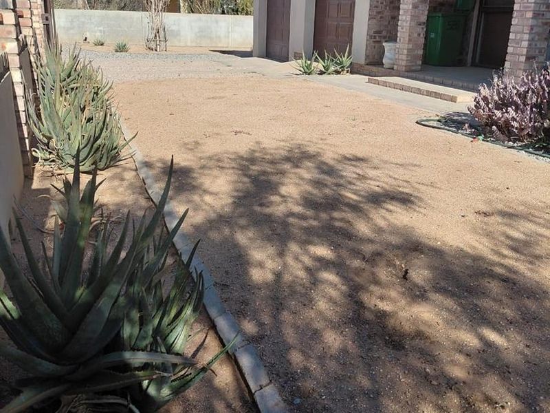 Neat Family Home - Photo 7