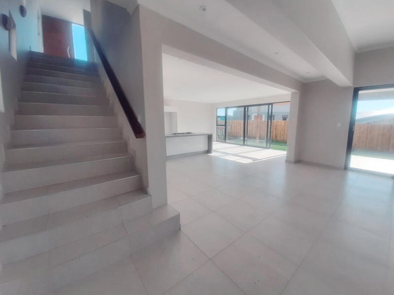 Beautiful Home For Rental in Palm Lakes Estate - Photo 10