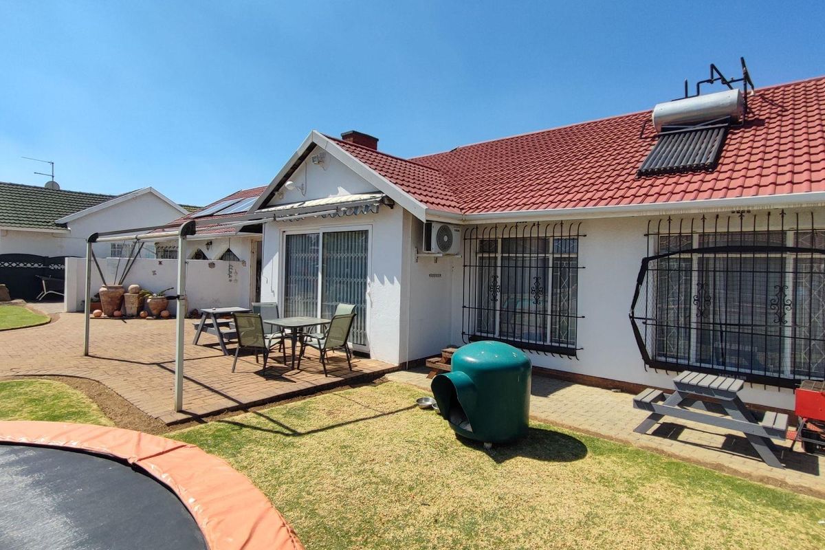 Best location in Brackenhurst! - Photo 2
