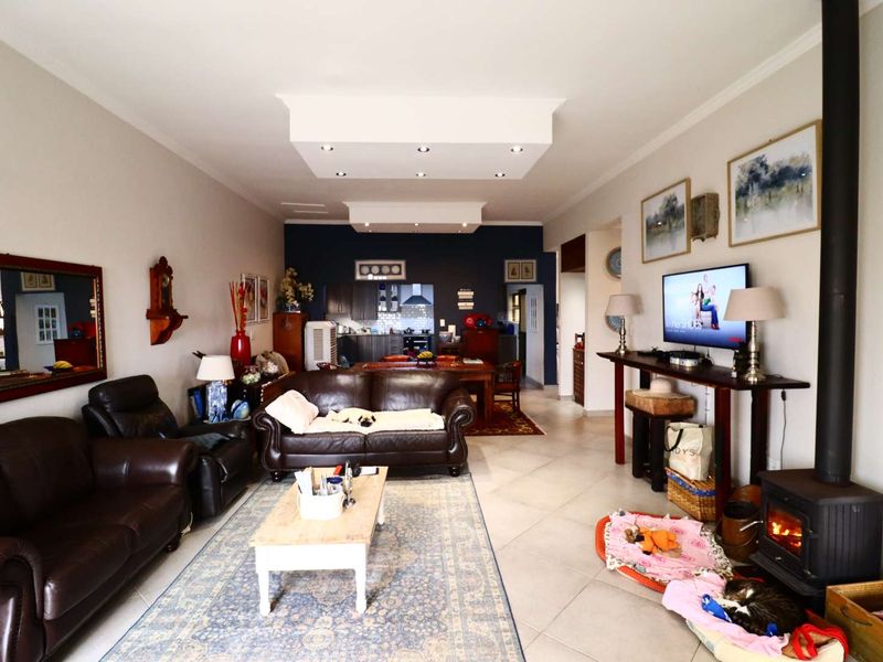 3-Bedroom Family Home with Flatlet for Sale in Swakopmund Namibia - Photo 9