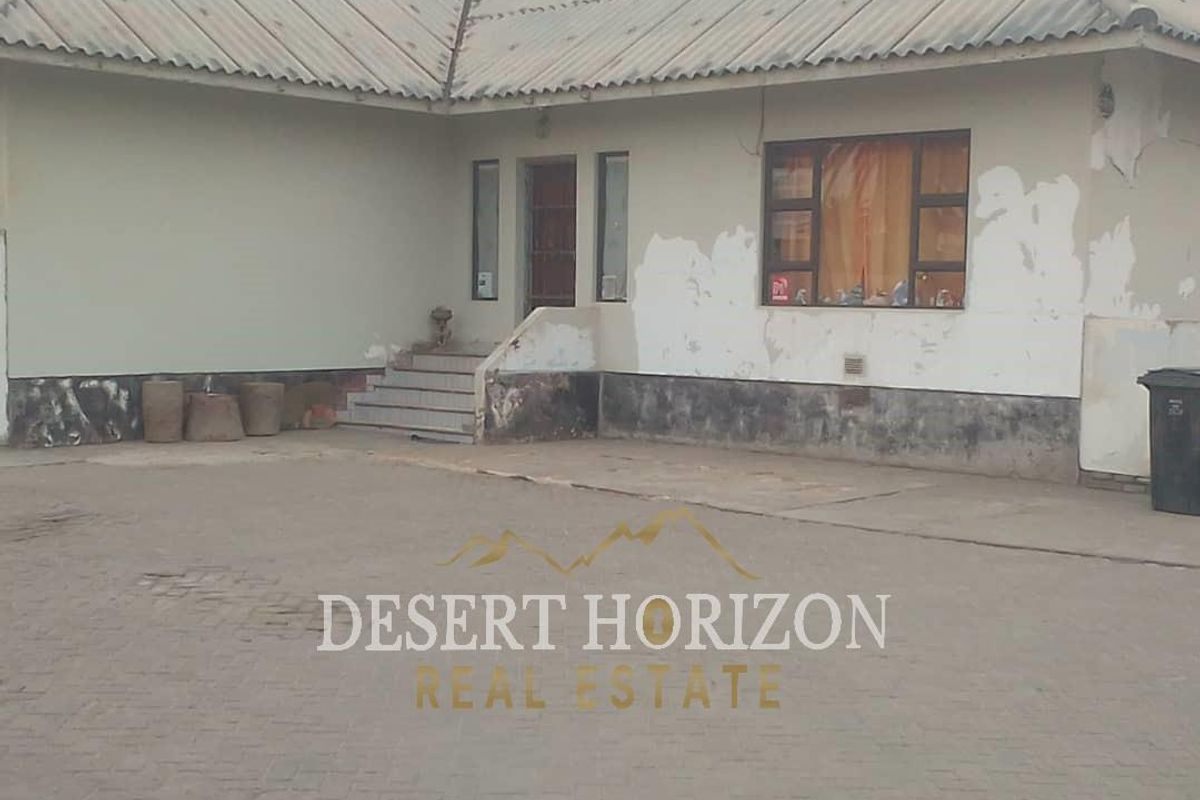 WALVIS BAY CENTRAL | HOUSE WITH POTENTIAL FOR SALE - Photo 2