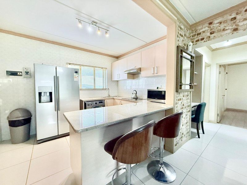 Charming Ground Floor Apartment in Secured Estate – Ideal for Young Professionals. - Photo 3