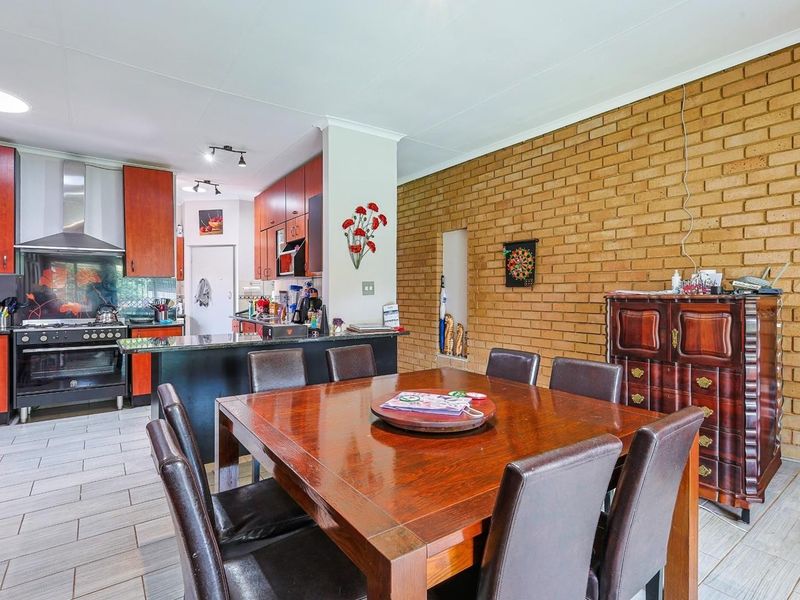 Energy-Efficient 3 Bedroom Home in Garsfontein.

This neat and well-maintained 3-bedroom home offers comfortable family living with the added benefit of excellent energy efficiency. Designed for practicality and easy entertaining, it’s the perfect mo - Photo 7