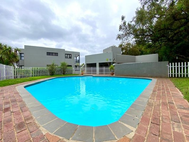 STYLISH ONE BED APARTMENT IN THE HEART OF MORNINGSIDE - Photo 2