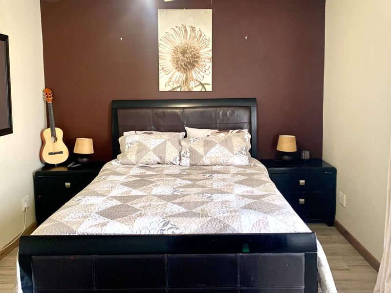 BEAUTIFUL HOUSE IN MANDELA VIEW - Photo 8