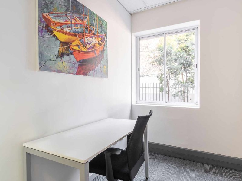 Private office space tailored to your business’ unique needs in Regus Illovo, Fricker Road. - Photo 3