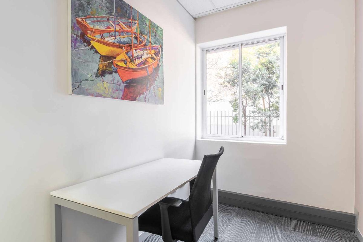 Private office space tailored to your business’ unique needs in Regus Illovo, Fricker Road. - Photo 3