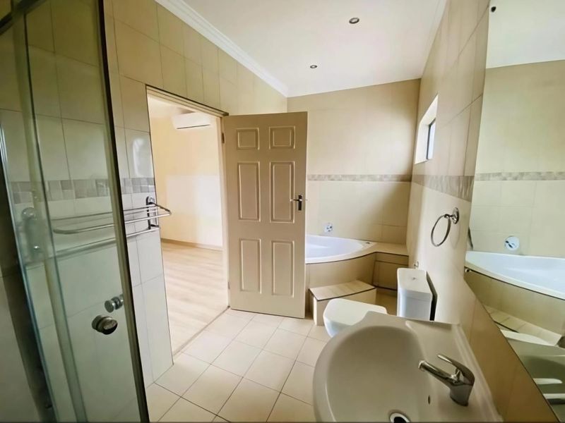 Architectural Masterpiece with Private Oasis in Queensburgh's Malvern - Photo 6
