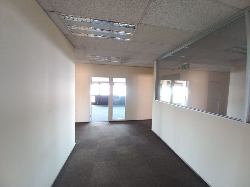 441m2 Alrode Office To Let - Photo 7